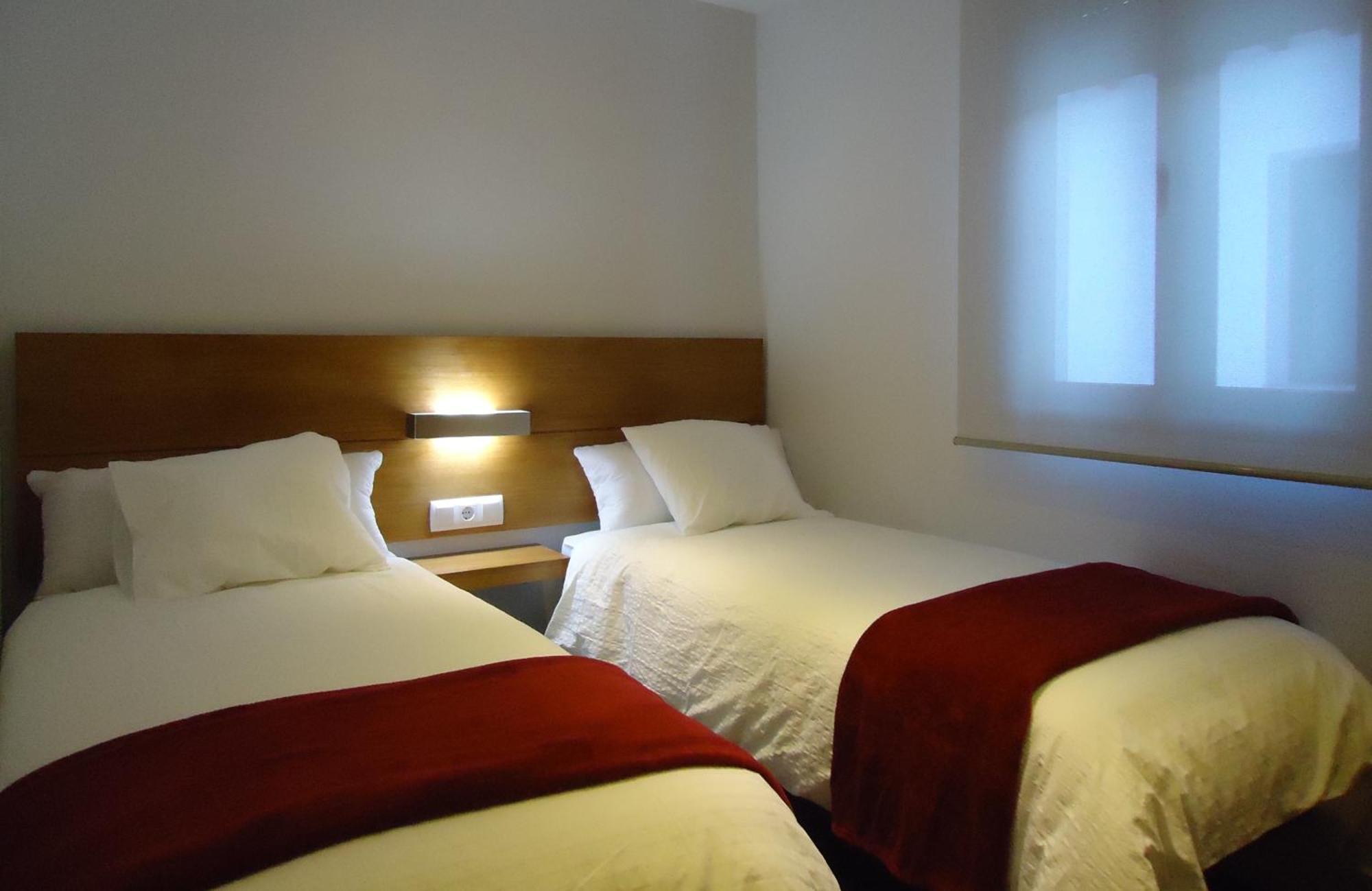 Apartamentos Turisticos Mauror กรานาดา ภายนอก รูปภาพ